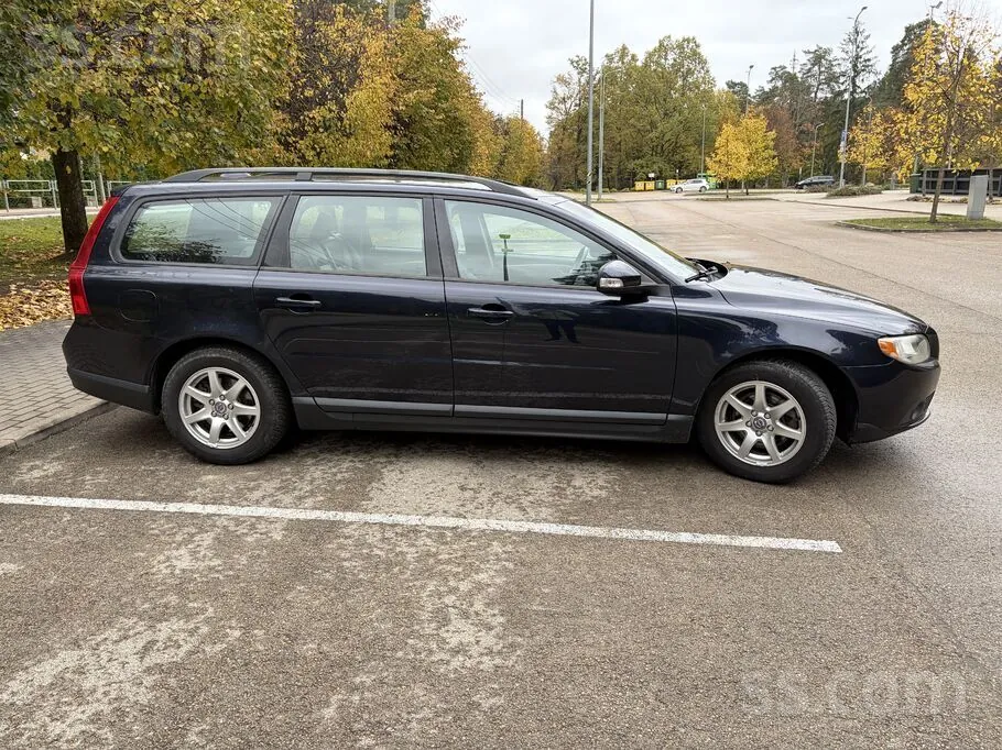Volvo V70 2010 photo 4