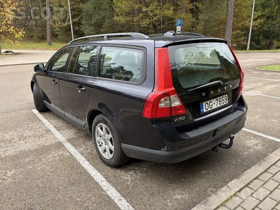 Volvo V70 2010 photo 2
