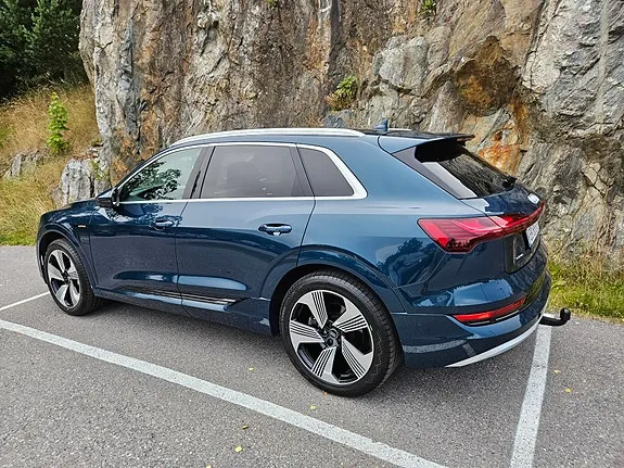 Audi E-Tron 2021 photo 2