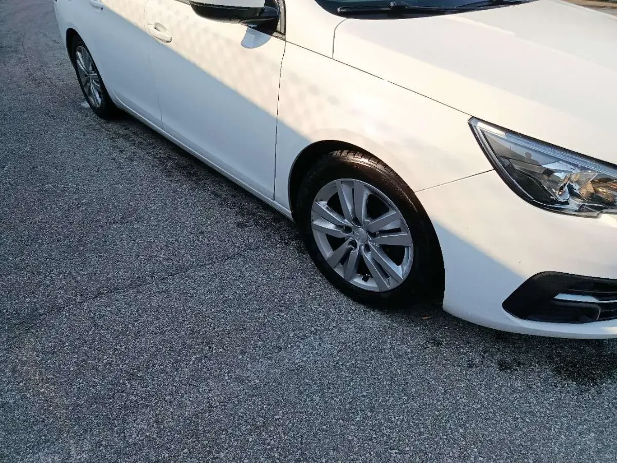 Peugeot 308 2020 photo 3