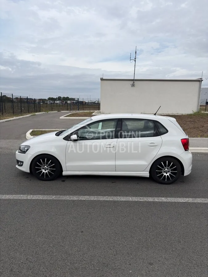 Volkswagen Polo 2011 photo 3