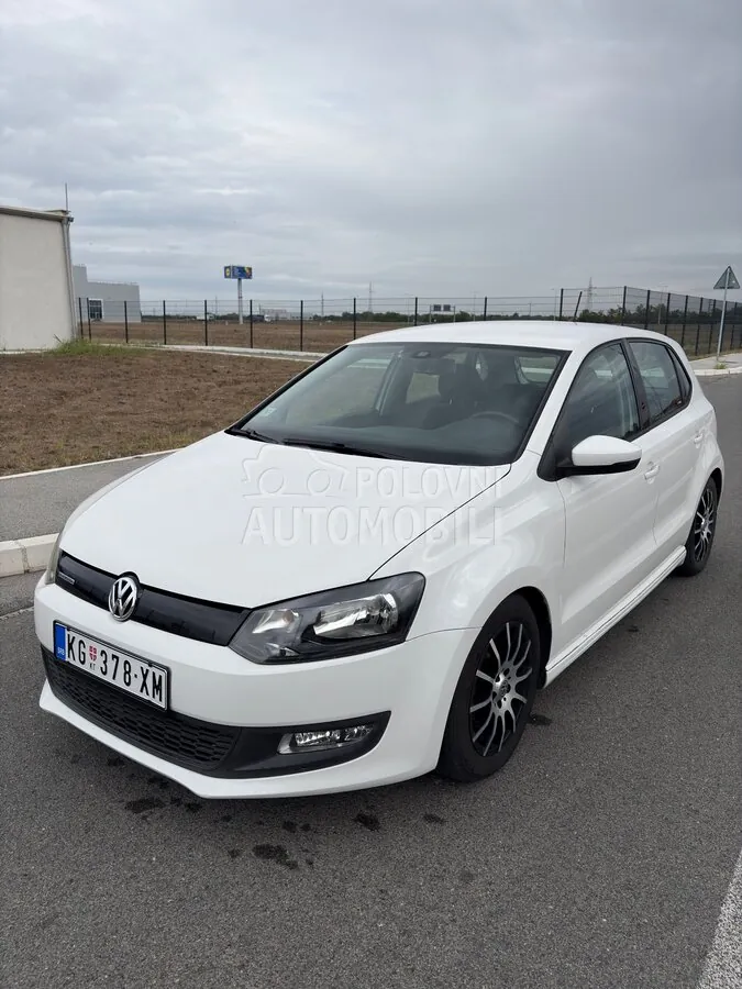Volkswagen Polo 2011 photo 2