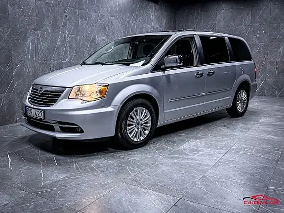 Lancia Voyager 2012 photo 3