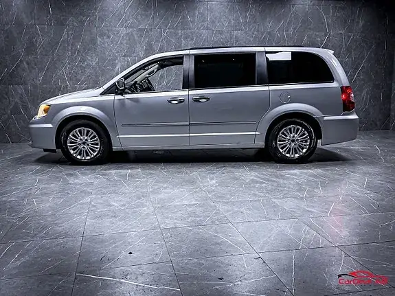 Lancia Voyager 2012 photo 4