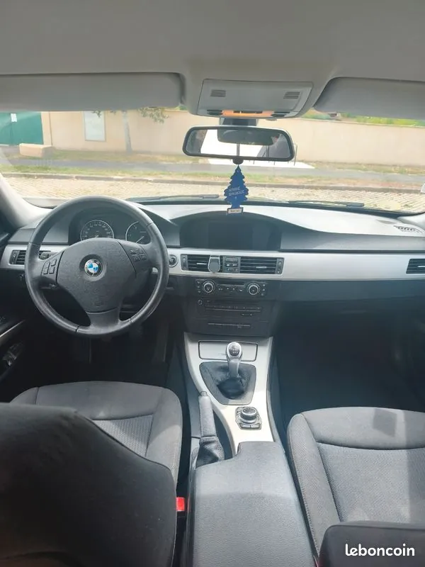 BMW 3 Series 2012 photo 3