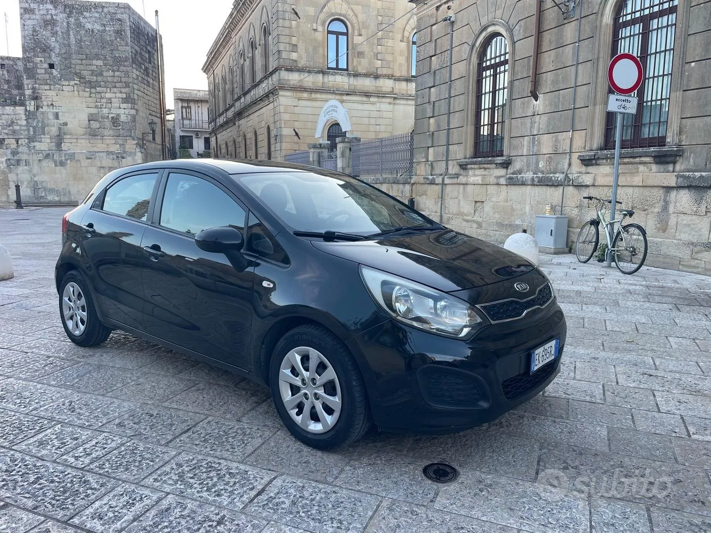 Kia Rio 2012 photo 2