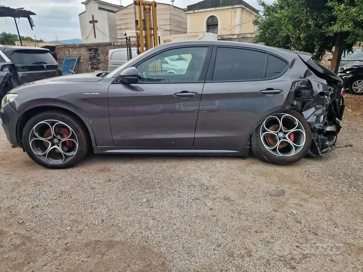 Alfa Romeo Stelvio 2022 photo 4