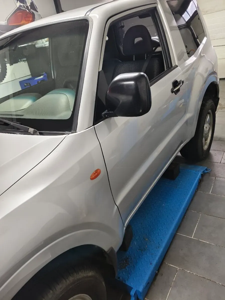 Mitsubishi Pajero 2002 photo 3