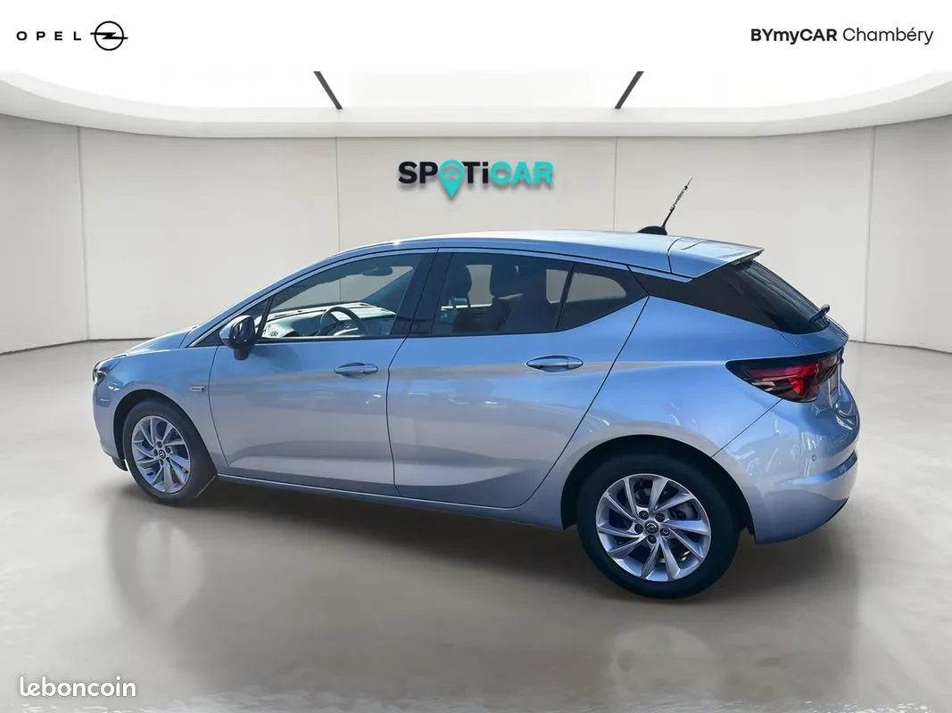 Opel Astra 2020 photo 2