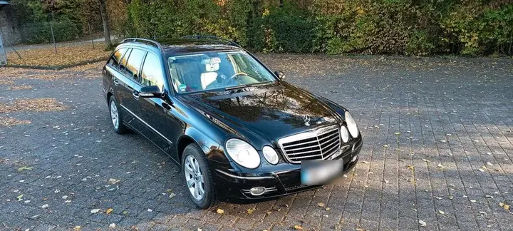 Mercedes-Benz W211
