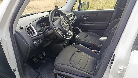 Jeep Renegade 2015 photo 4