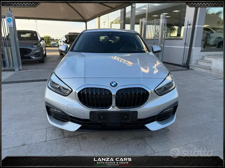 BMW 116D 2021 photo 2