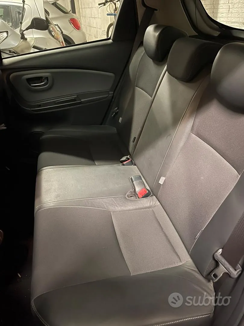 Toyota Yaris 2017 photo 5