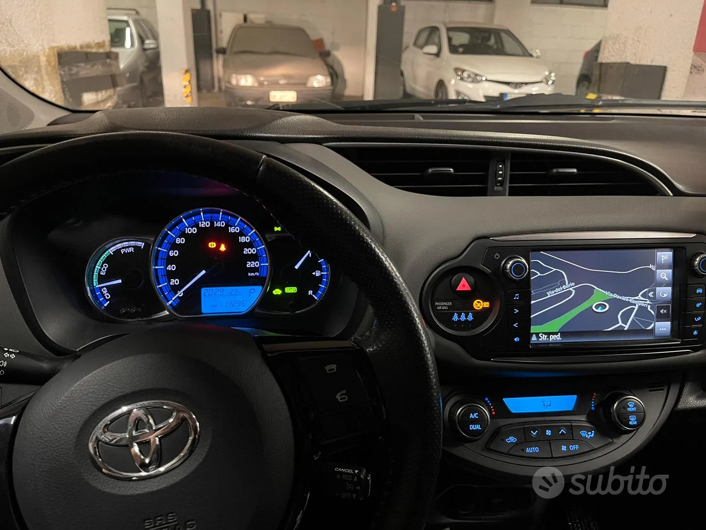 Toyota Yaris 2017 photo 2
