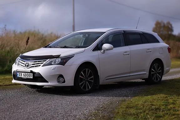 Toyota Avensis 2014 photo 4