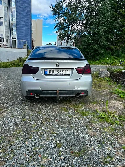 BMW 320D 2009 photo 3
