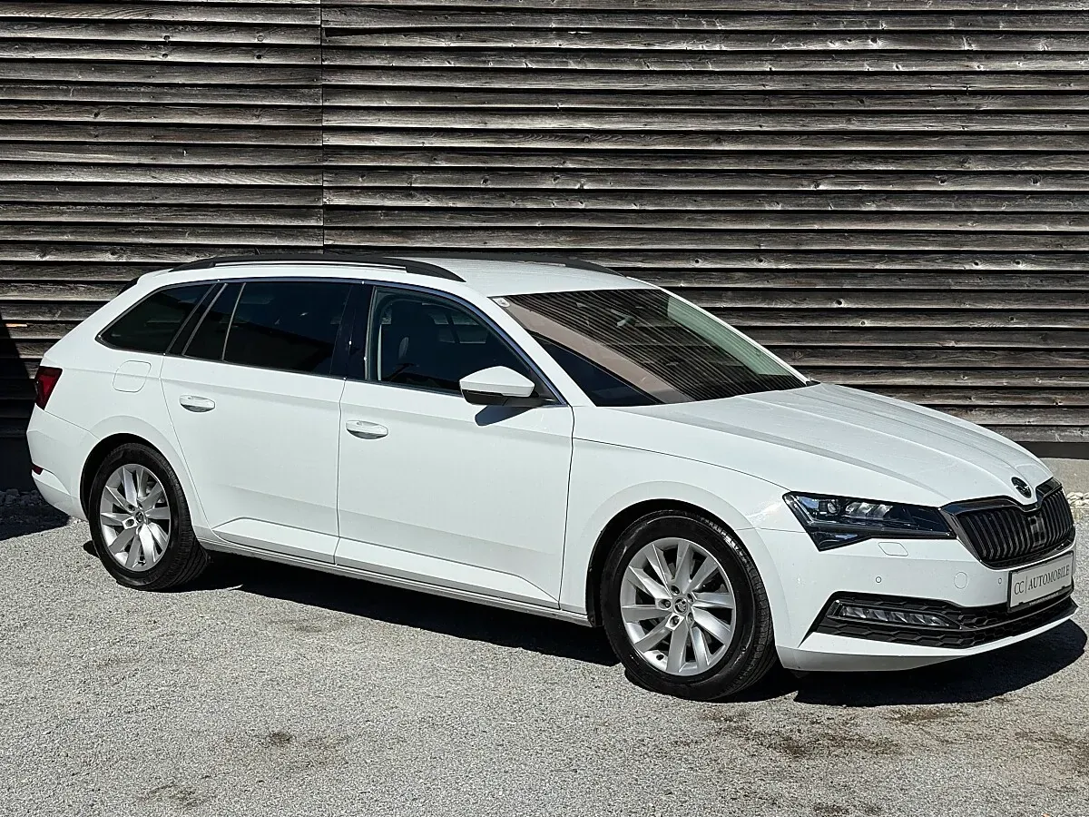 Skoda Superb 2022 photo 2