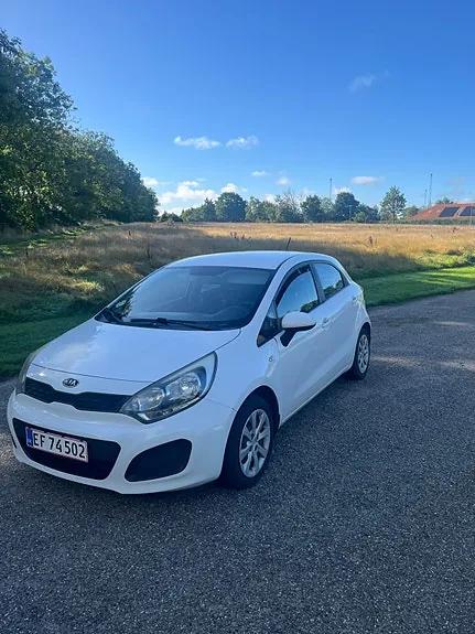 Kia Rio 2012 photo 4