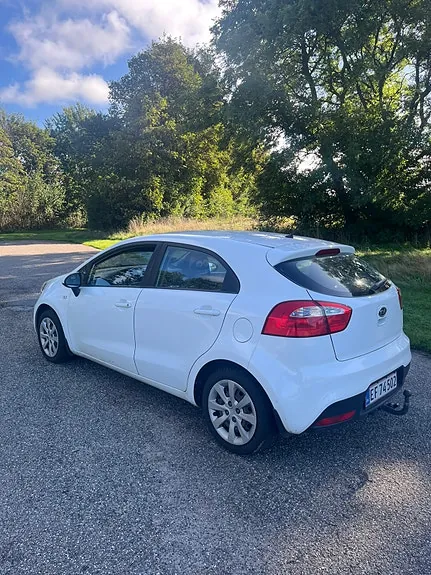 Kia Rio 2012 photo 3