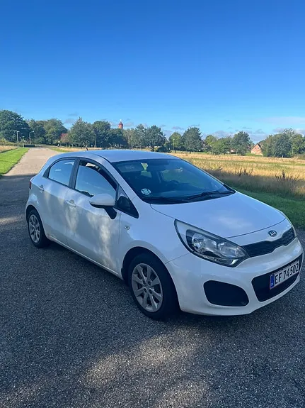 Kia Rio 2012 photo 2