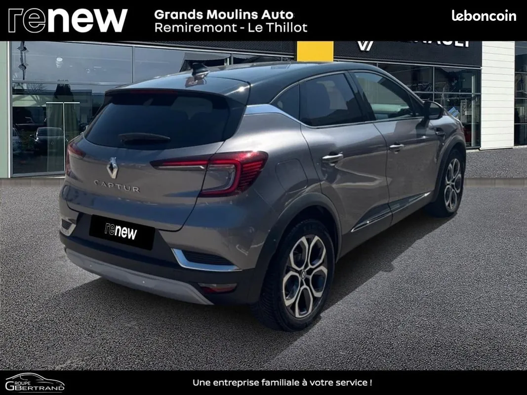 Renault Captur 2023 photo 2