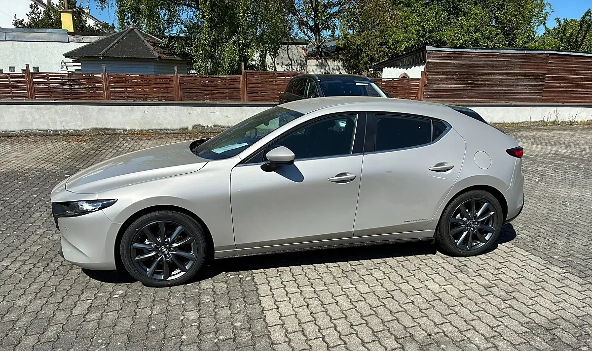 Mazda Mazda3 photo 3