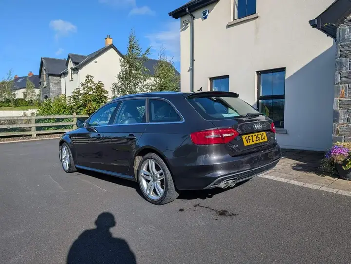 Audi A4 Avant 2014 photo 4