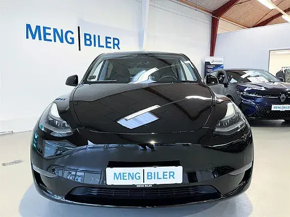 Tesla Model Y 2023 photo 2