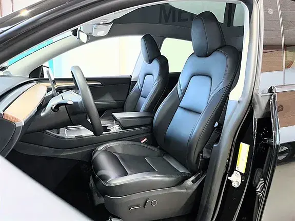 Tesla Model Y 2023 photo 4