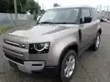 Land Rover Defender 2024 photo 2