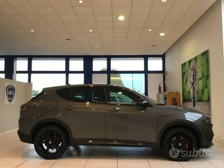 Alfa Romeo Tonale 2024 photo 2