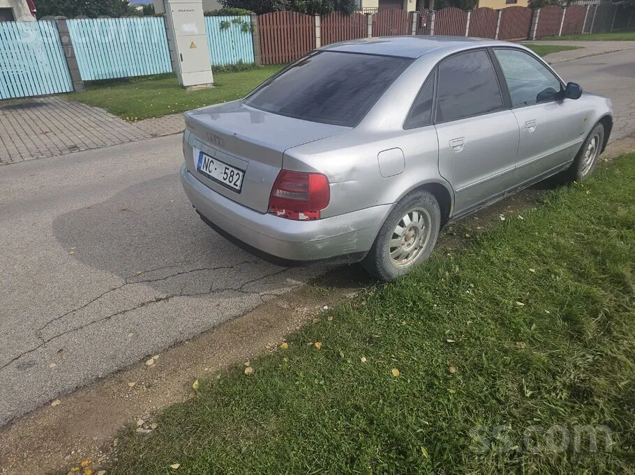 Audi A4 1997 photo 4