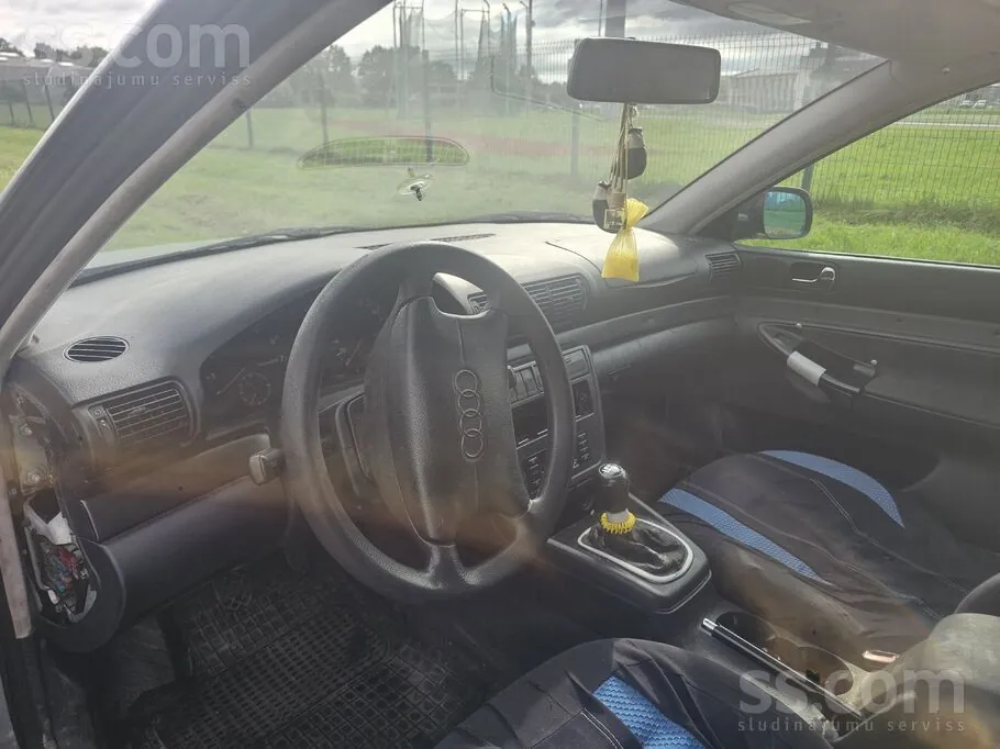 Audi A4 1997 photo 5