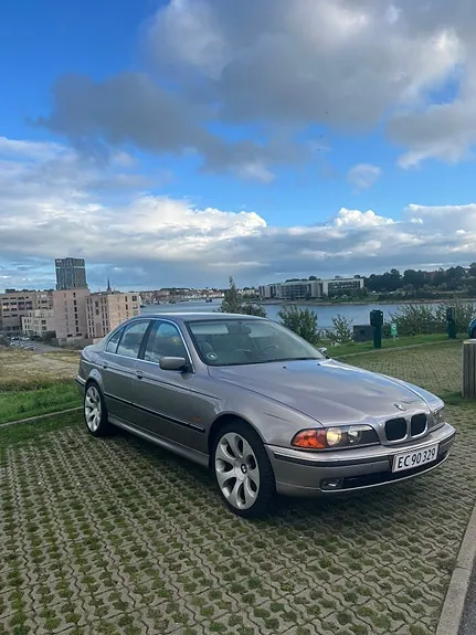 BMW 528I