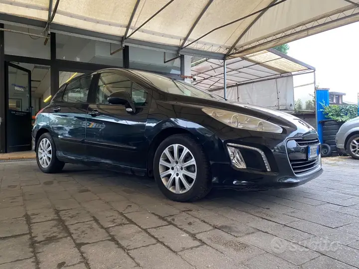 Peugeot 308 2012 photo 2