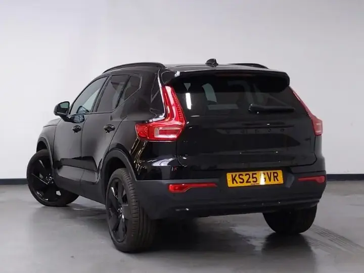 Volvo Xc40 2025 photo 2