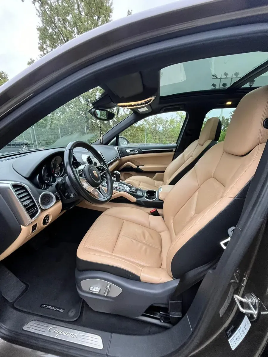 Porsche Cayenne 2014 photo 2