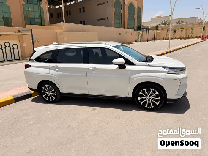 Toyota Veloz 2024 photo 3