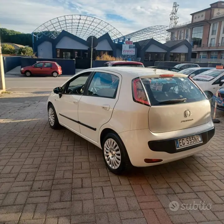 Fiat Punto Evo 2011 photo 4