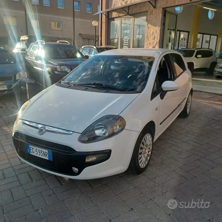 Fiat Punto Evo 2011 photo 3