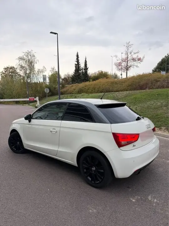 Audi A1 2011 photo 3