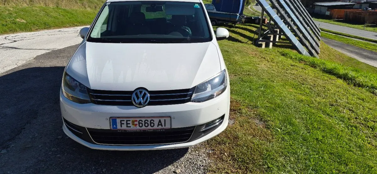 Volkswagen Sharan 2013 photo 2