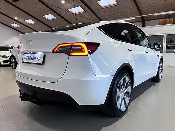 Tesla Model Y 2023 photo 4