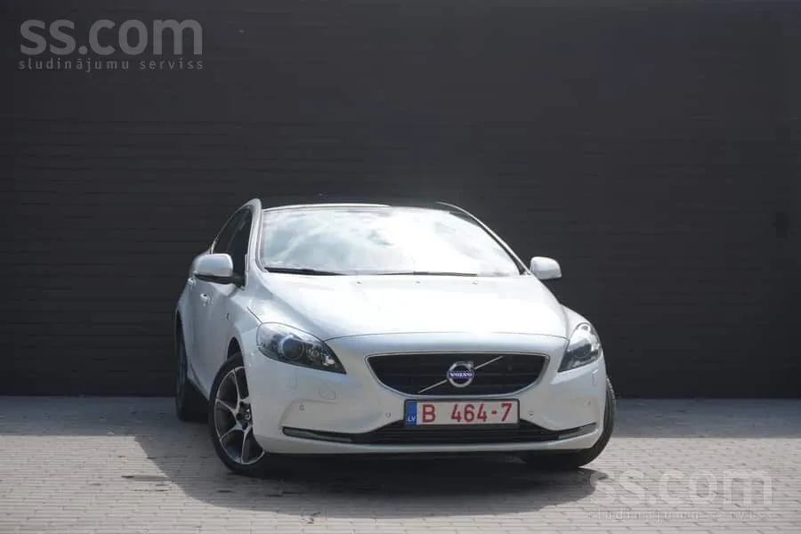 Volvo V40 2016 photo 2