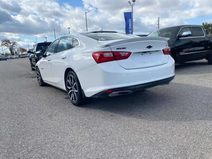 Chevrolet Malibu 2021 photo 2