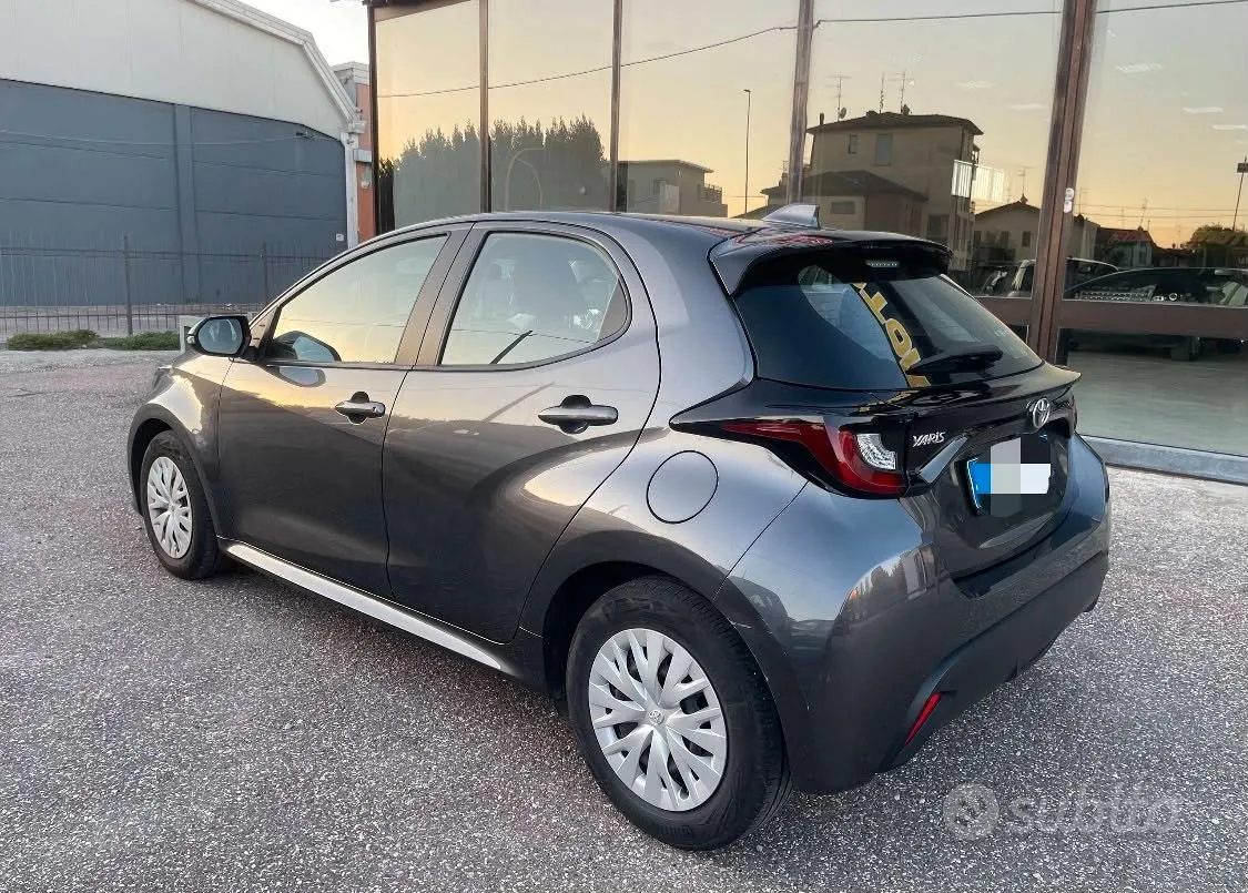 Toyota Yaris 2023 photo 3