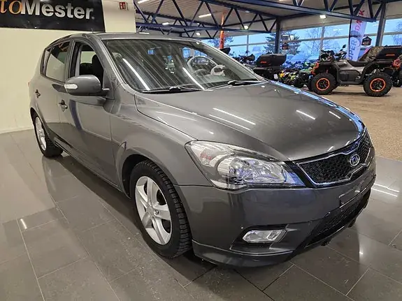 Kia Ceed 2012 photo 5