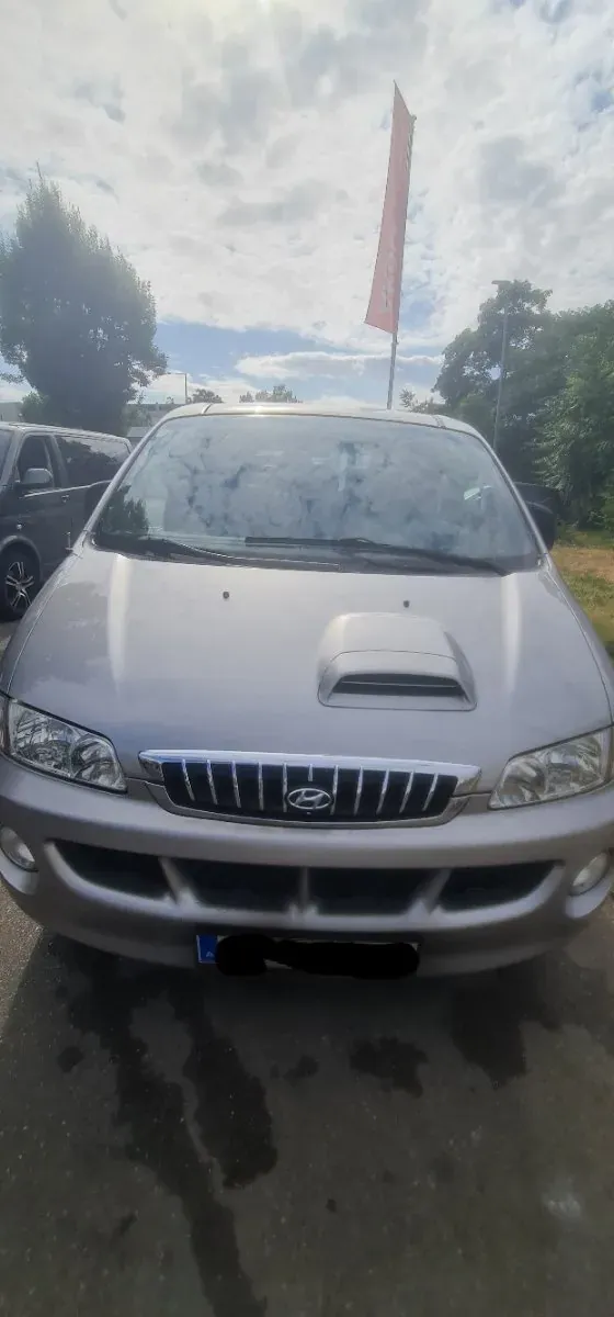 Hyundai Starex