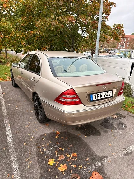 Mercedes-Benz C320