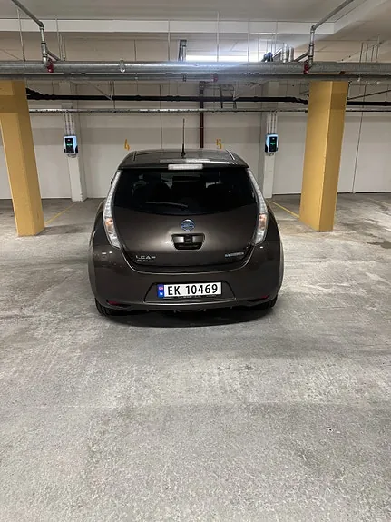 Nissan Leaf 2016 photo 2